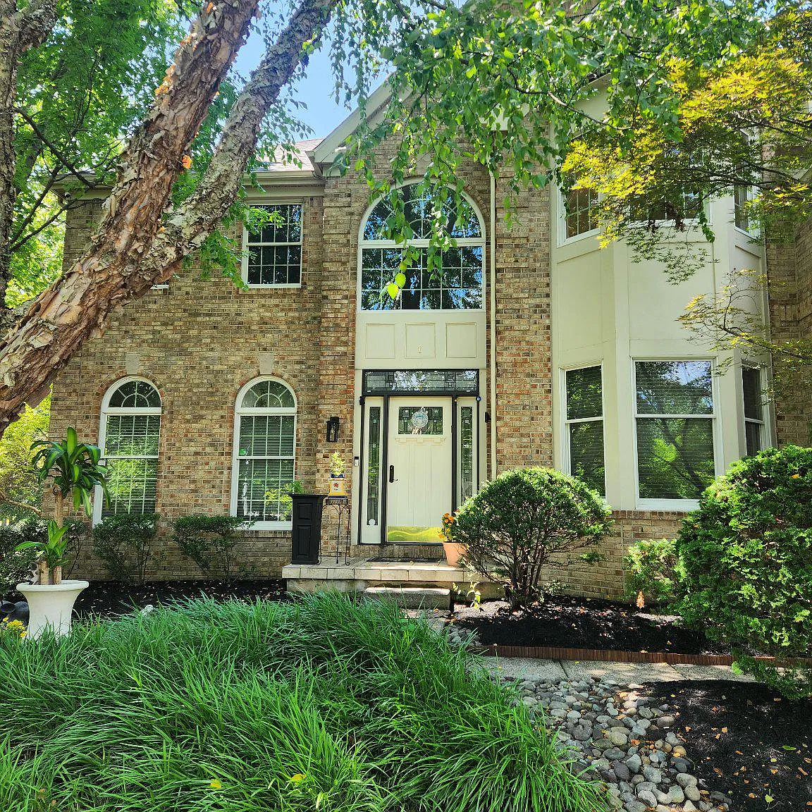 4 bed, 2.5 bath, 3172 sqft, $6,500 — Photo 1