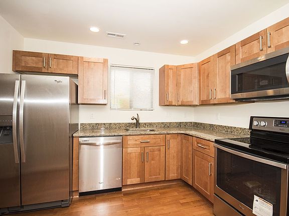 3rd image of 7 Glyndale Ct