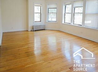 2546 W Summerdale Ave #1F, Chicago, IL 60625