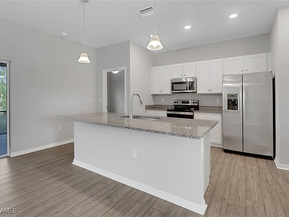 5th image of 3909 NE 17th Ave