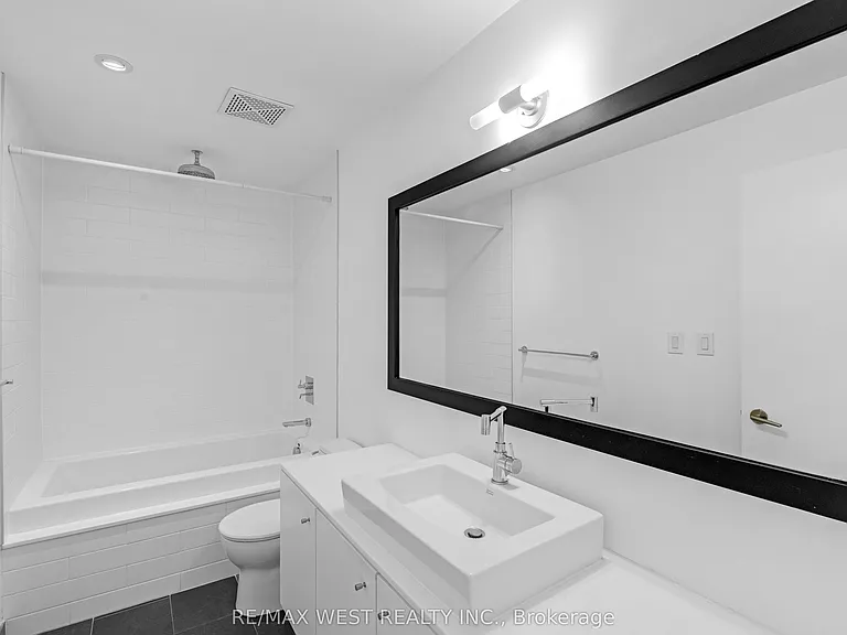 42 Camden St #303 — Photo 13