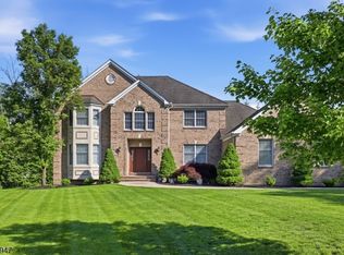 31 Phillip Dr, Parsippany, NJ 07054
