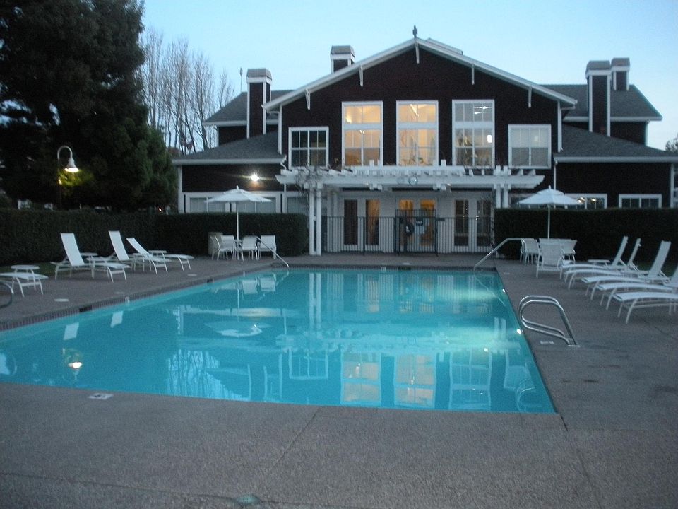 1st image of 109 Marina Lakes Dr
