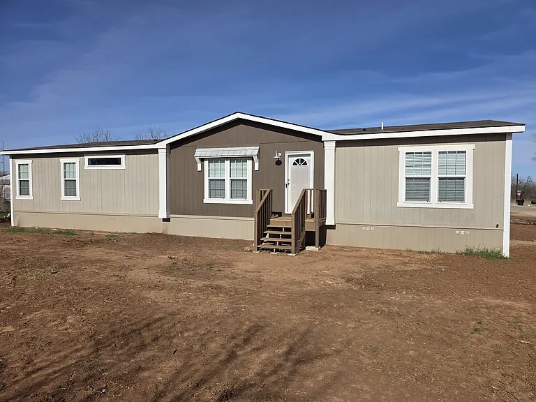 1242 N Alameda Rd — Photo 2