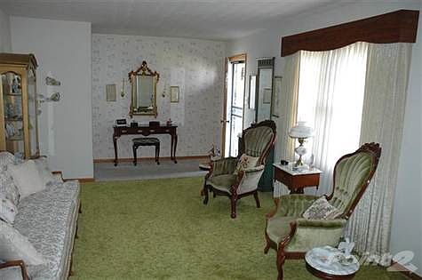 4th image of 36 Rose Bay Ln