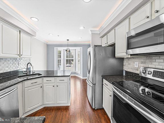 5th image of 673 Metro Ct #27