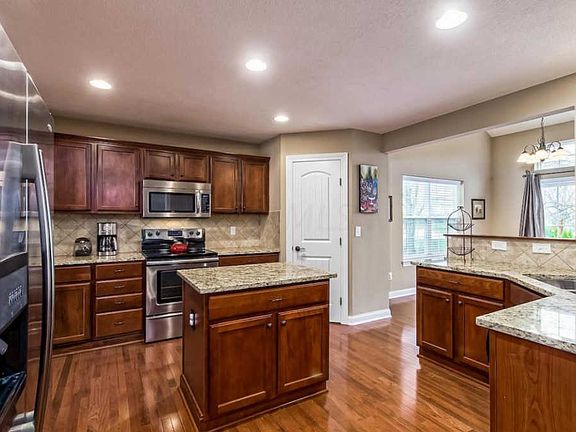 5th image of 5657 Hathaway Ct