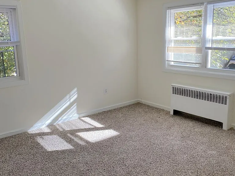 Penzel Manor Apartments — Photo 11