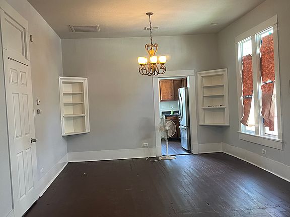 3rd image of 1128 Essex St