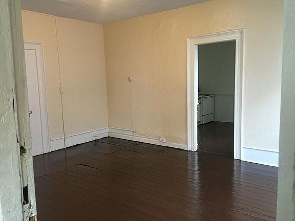 2nd image of 321 Dale Ave SE #B