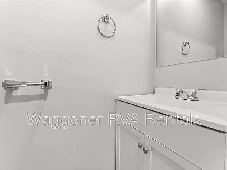 924 Kingsway Rd — Photo 35