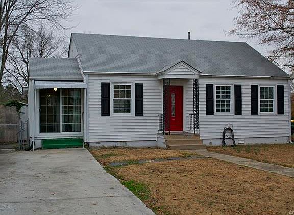 2nd image of 2105 Pickett St