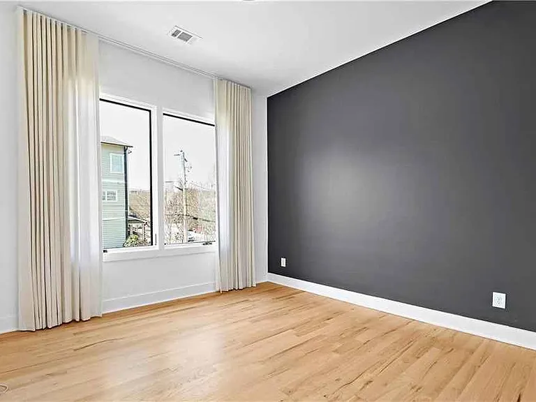 669 E Ave NE #A — Photo 13