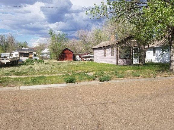 2nd image of 904 4th Ave S
