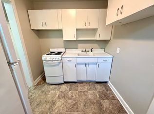 2814 Masonic Dr #D, Greensboro, NC 27403