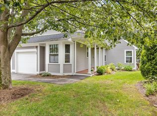 20 Maple Ridge Dr, Burlington, MA 01803