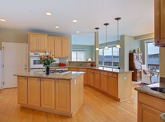 Huge kitchen with eating nook open to family room