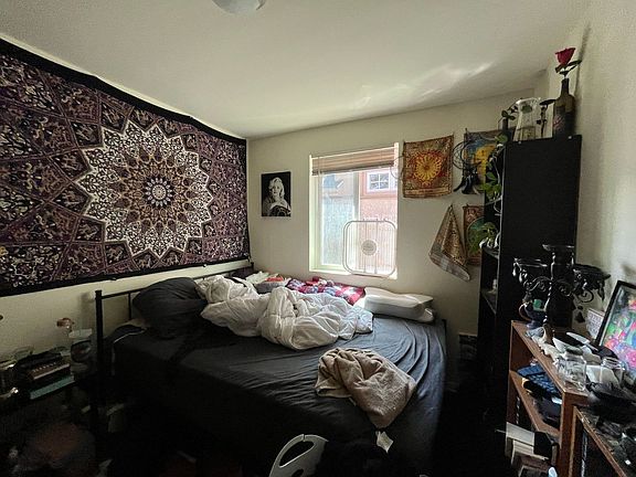 4th image of 414 E 7th St