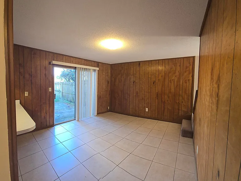 106 Valencia Dr — Photo 11