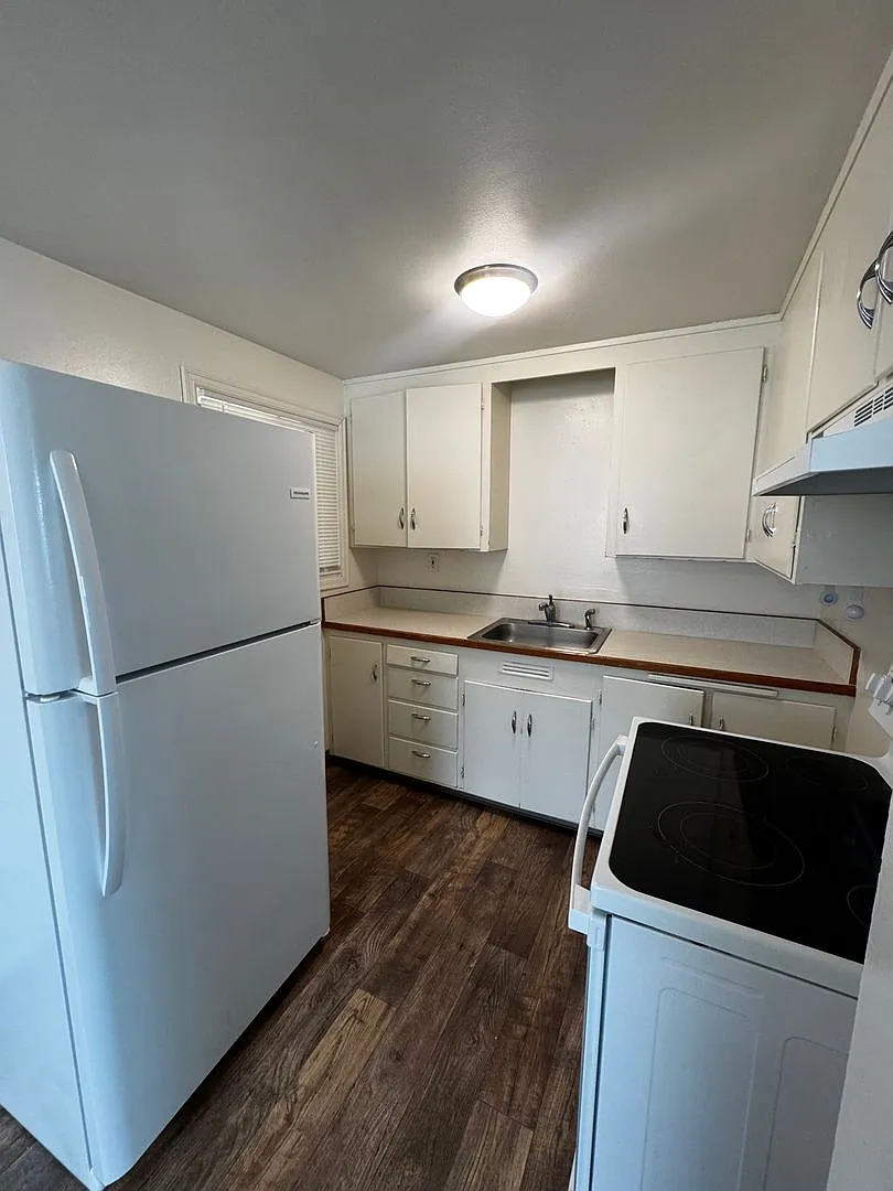 Cozy 2 Bedroom 1 Bath House! Price Reduced!! — Photo 4
