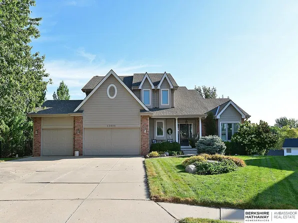 17886 Hickory Cir, Omaha, NE 68130