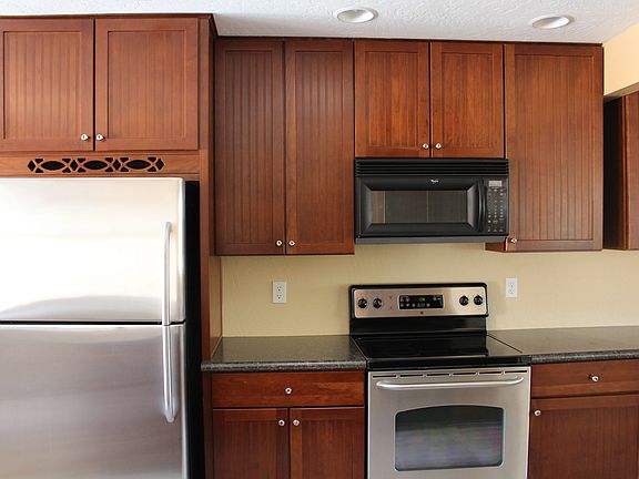 5th image of 1146 E Geneva Dr