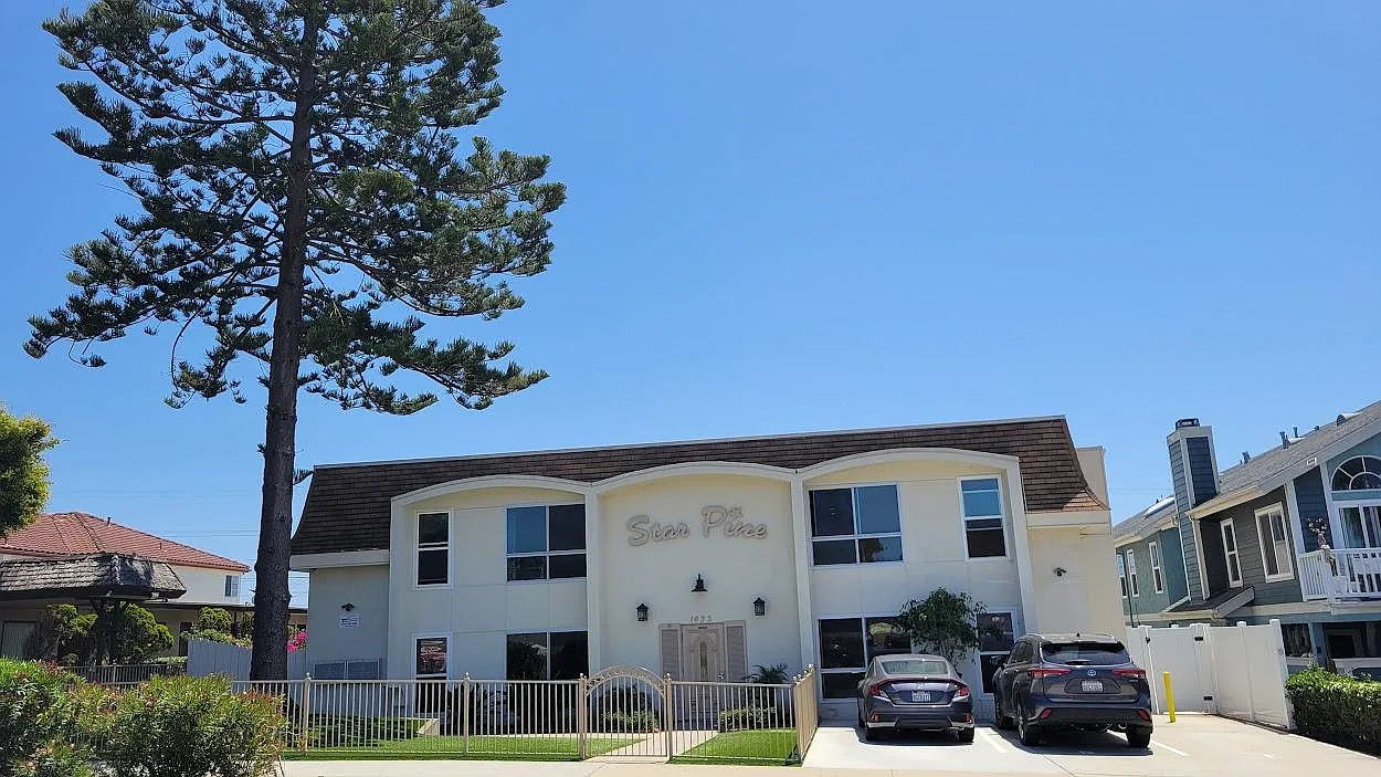 2 bed, 850 sqft, $3,395 — Photo 1