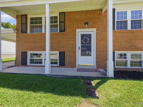 2nd image of 2826 Cherry Point Ln