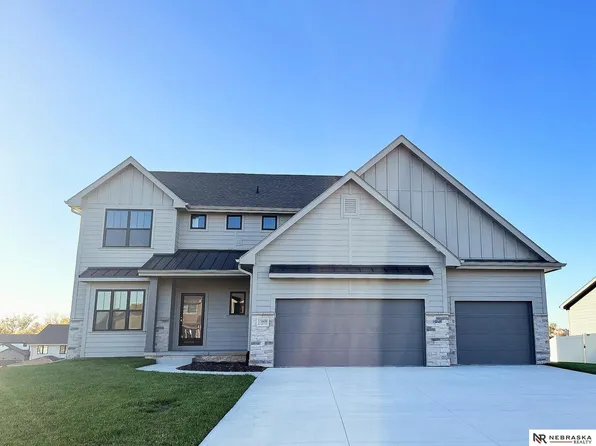 13808 S 52nd St, Bellevue, NE 68133