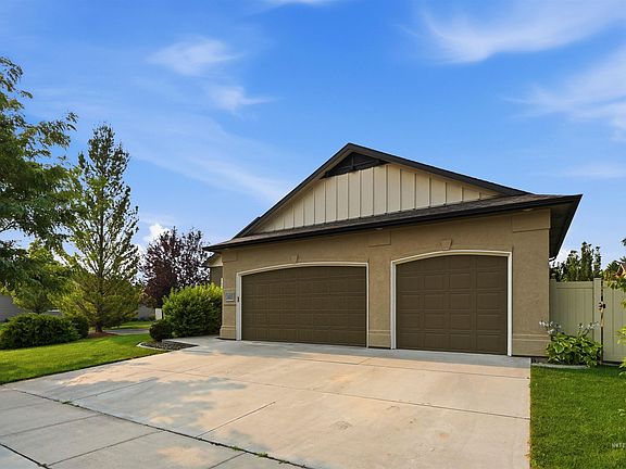 2nd image of 1403 W Raelin Dr