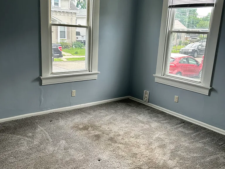 218 W Vine St — Photo 12