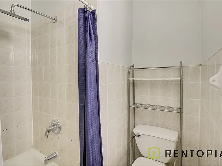 284 Powers St #2R — Photo 8