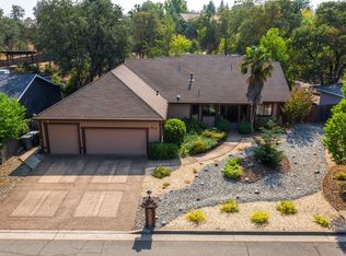 617 Country Oak Dr, Redding, CA 96003