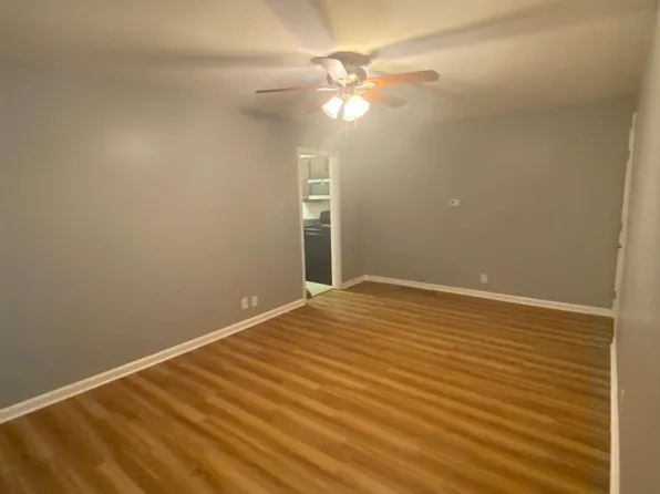 1439 N Forbes Rd APT 104, Lexington, KY 40511