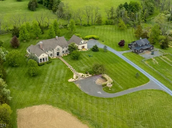 31 Welsh Rd, Tewksbury Twp., NJ 08833