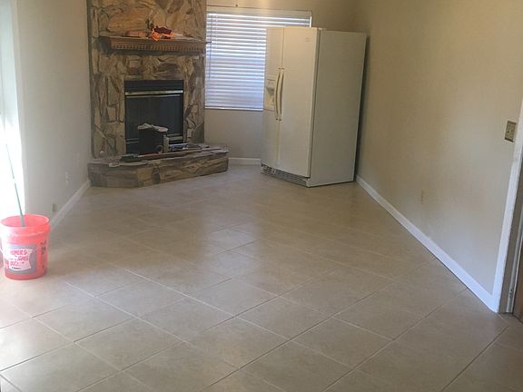 5th image of 940 Penny Dr