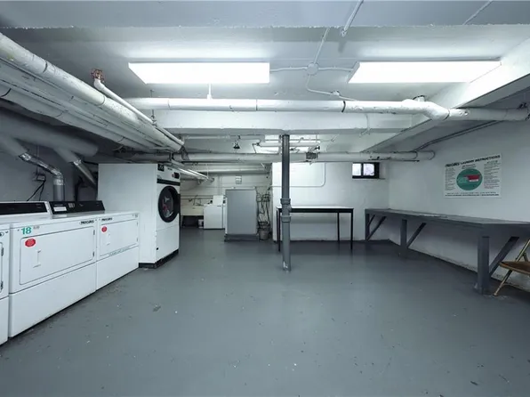 2705 Kings Highway image 15 of 17