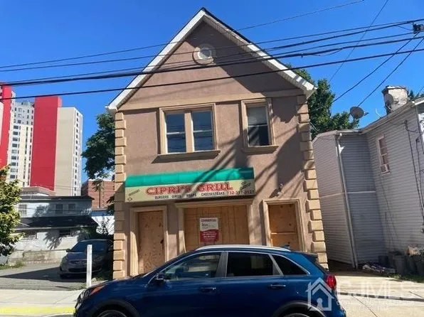 8 Drift St, New Brunswick, NJ 08901
