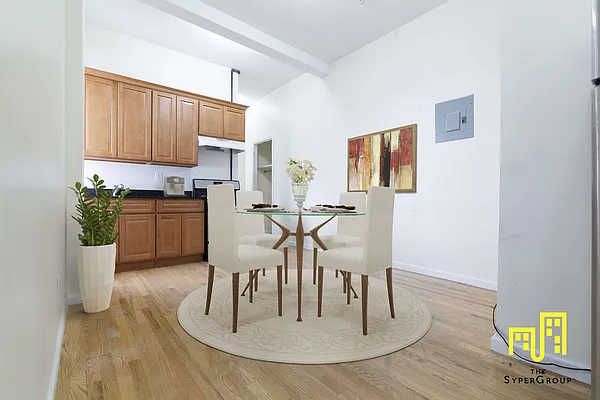 Rented by The Syper Group | media 10