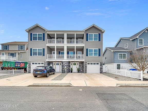 2nd image of 9 Saint Lawrence Avenue #2