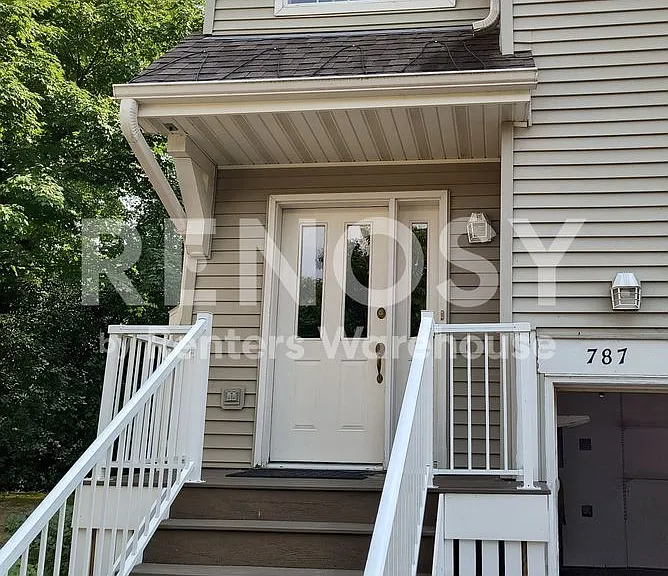 787 Fairfield Cir — Photo 1
