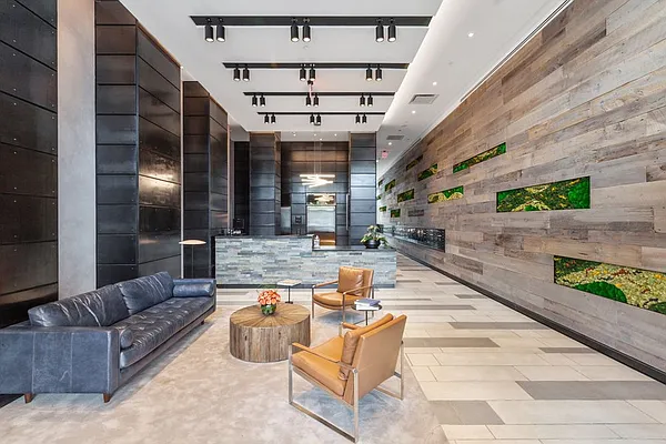 Rented by Greystar | media 43