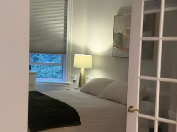 33 Westbourne Ter APT 3, Brookline, MA 02446