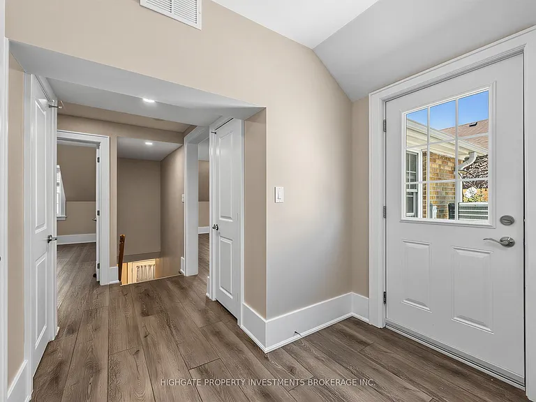 107 Kent St #UPPER — Photo 6