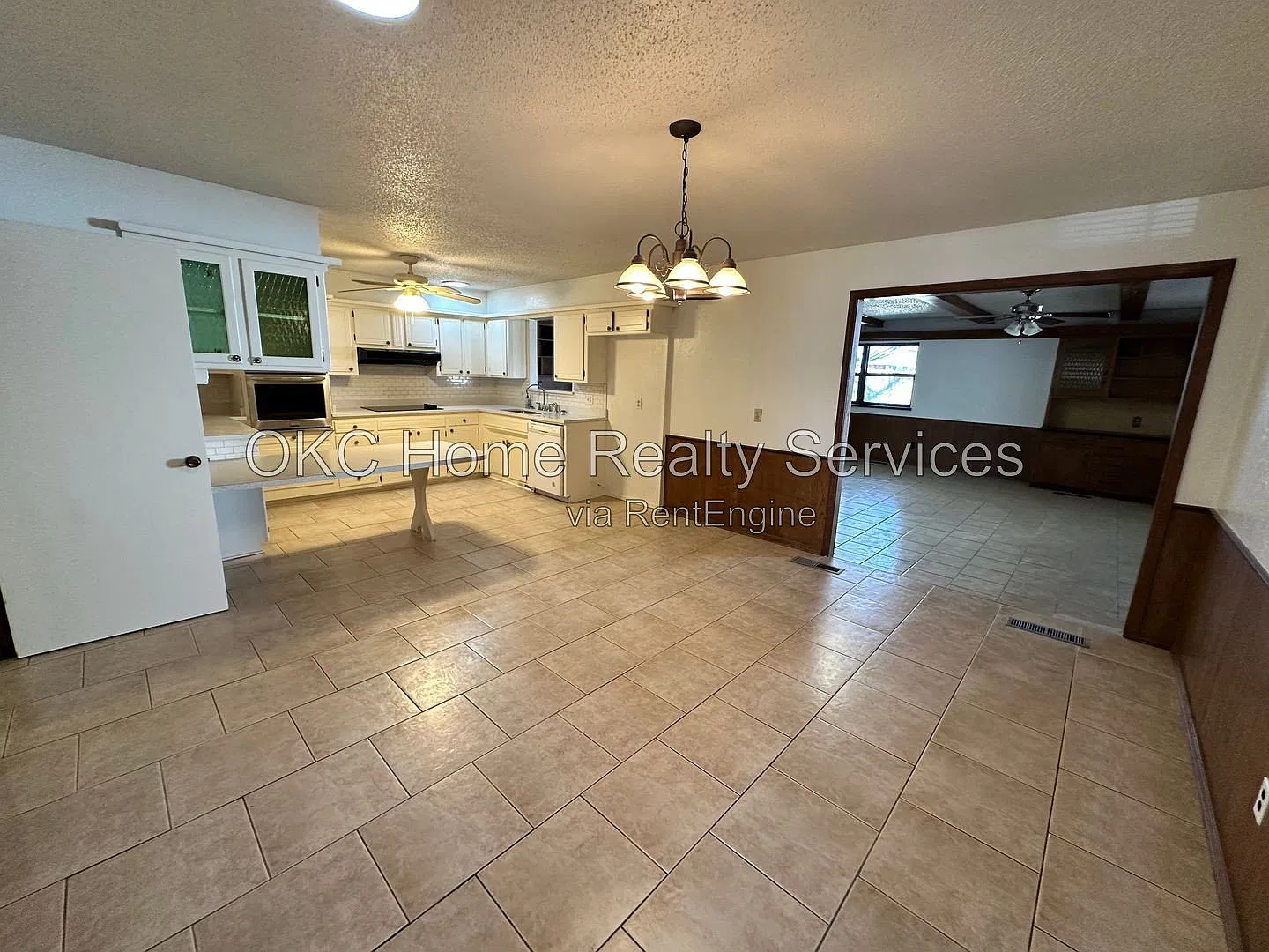 3 bed, 2.0 bath, 1832 sqft, $1,595 — Photo 3