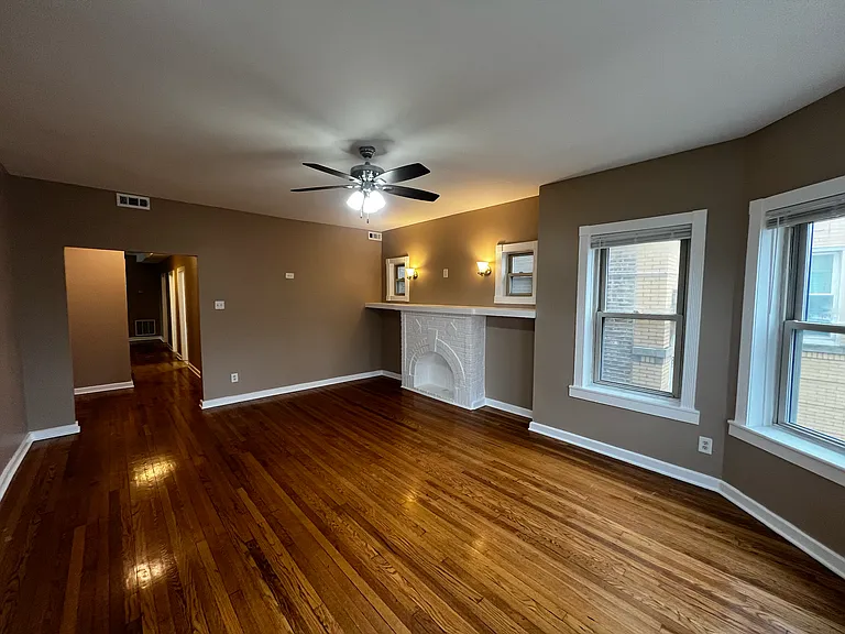 735 N Hamlin Ave #1 — Photo 3