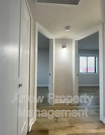 3405 Holdrege St #103 — Photo 6