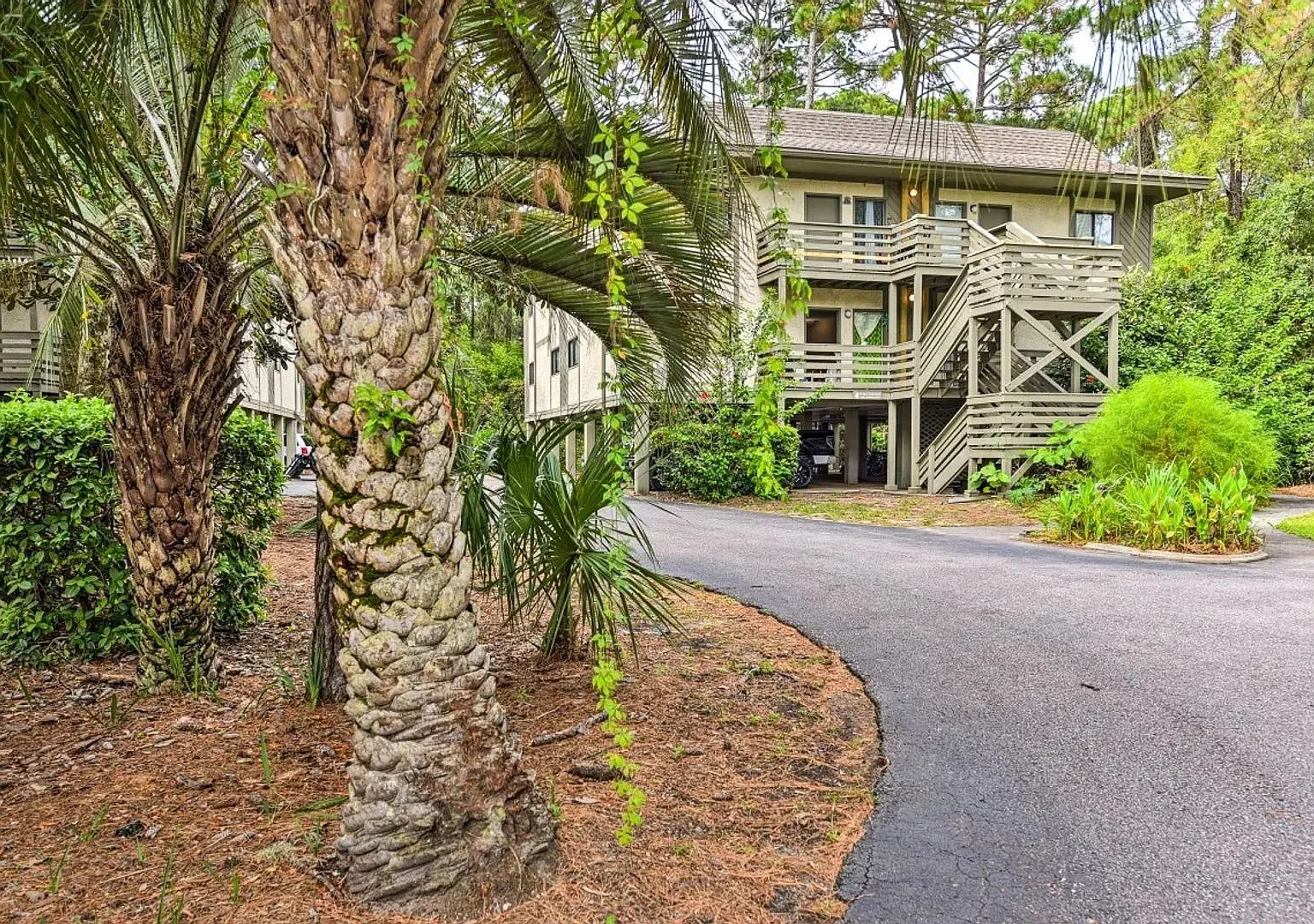 Charming 2 Bed/2 Bath Condo in Hilton Head Island - Perfect Island Living! — Photo 2