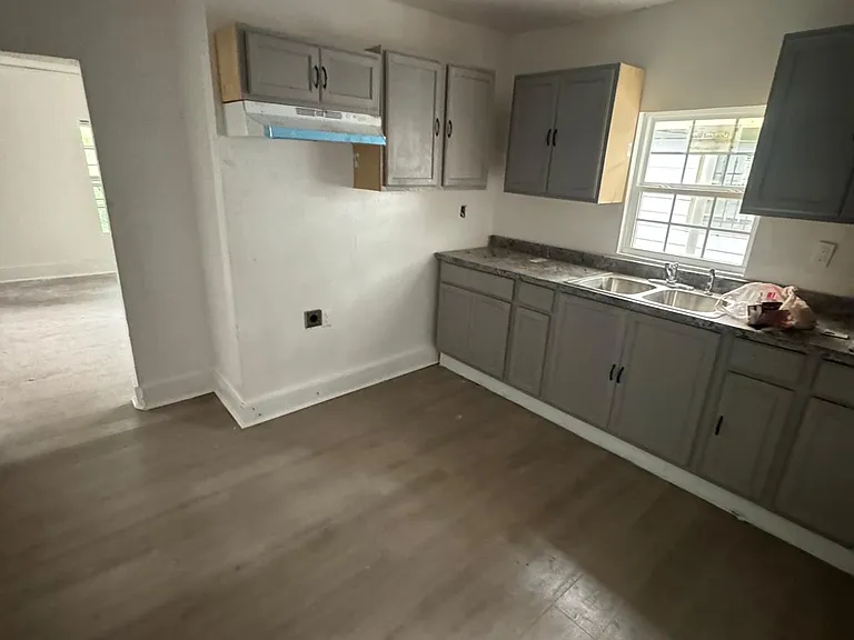 2362 Cable Ave — Photo 8