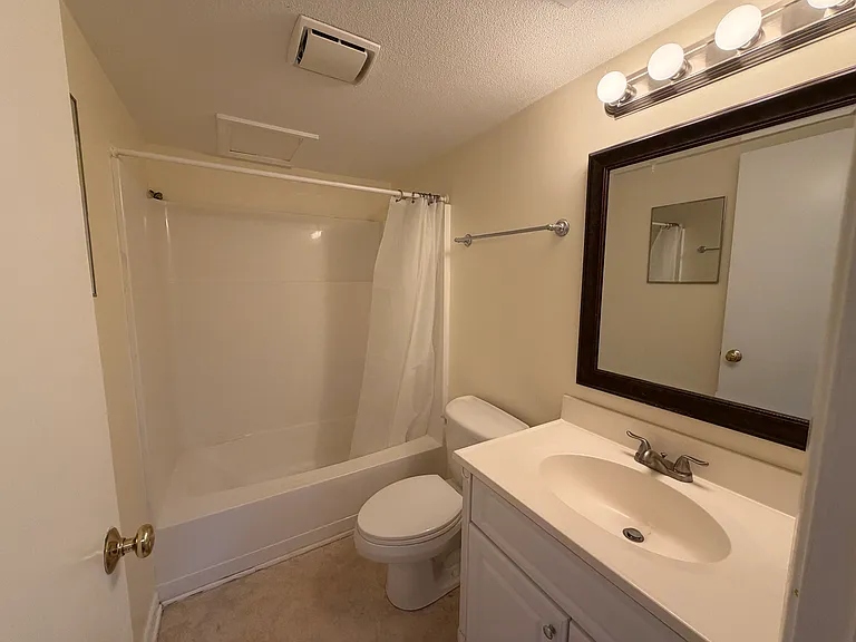 41 Greenside Ln — Photo 23